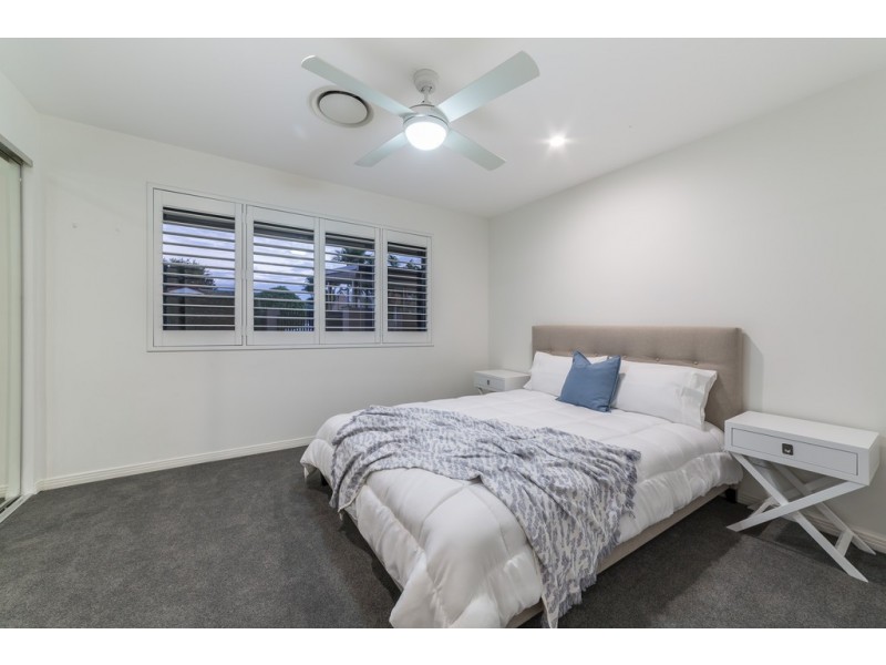 3 Balmoral Avenue, Sorrento QLD 4217