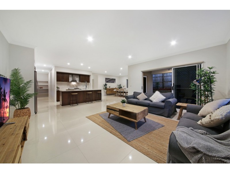 34 Kuranga Avenue, Southport QLD 4215