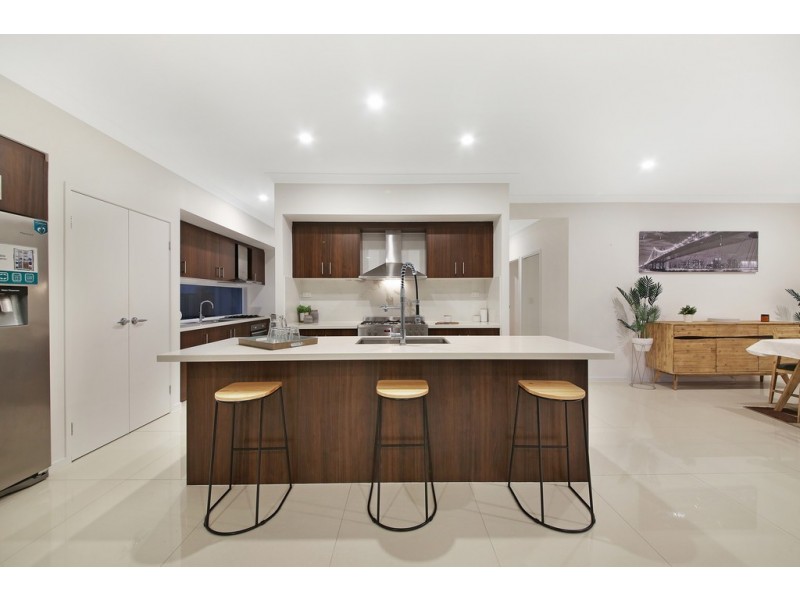 34 Kuranga Avenue, Southport QLD 4215