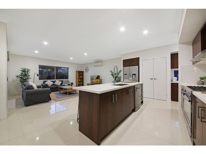 34 Kuranga Avenue, Southport QLD 4215