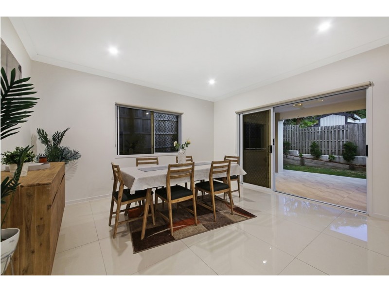 34 Kuranga Avenue, Southport QLD 4215