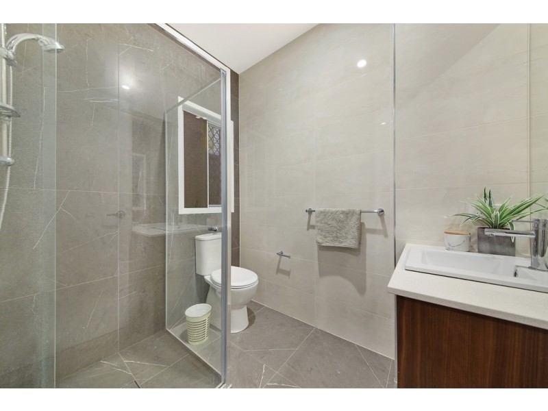 34 Kuranga Avenue, Southport QLD 4215