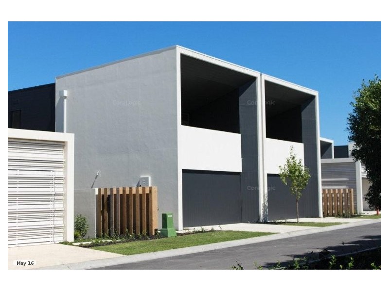 52 Theatre Drive, Benowa QLD 4217