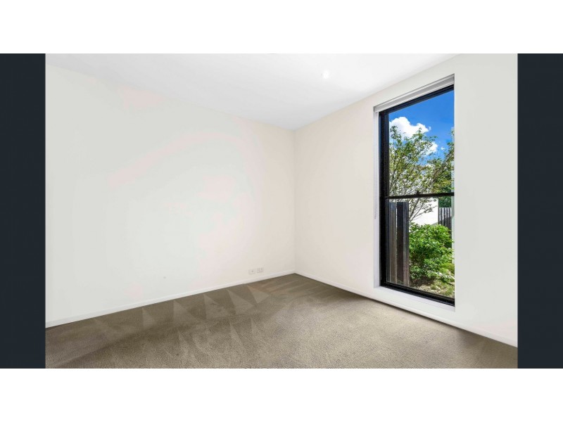 52 Theatre Drive, Benowa QLD 4217