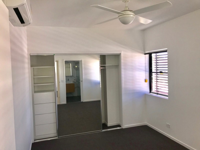 41 Milton Avenue, Paradise Point QLD 4216