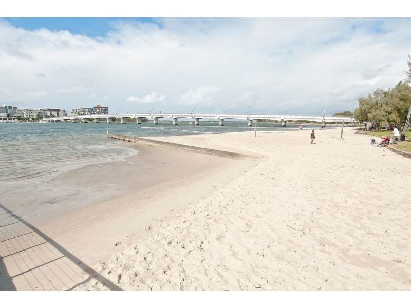 41 Milton Avenue, Paradise Point QLD 4216