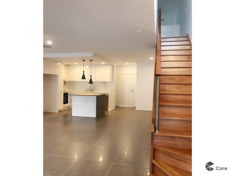 33 Brooklyn Crescent, Robina QLD 4226