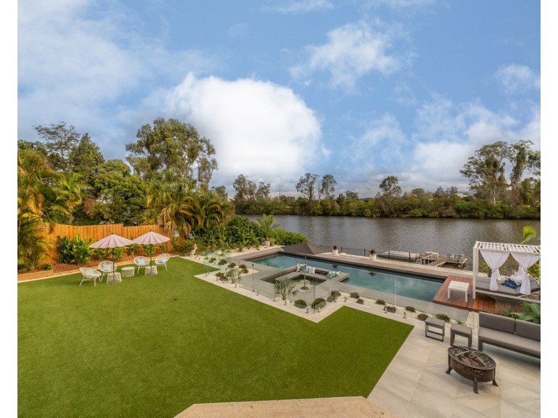 5 Riverbank Court, Ashmore QLD 4214