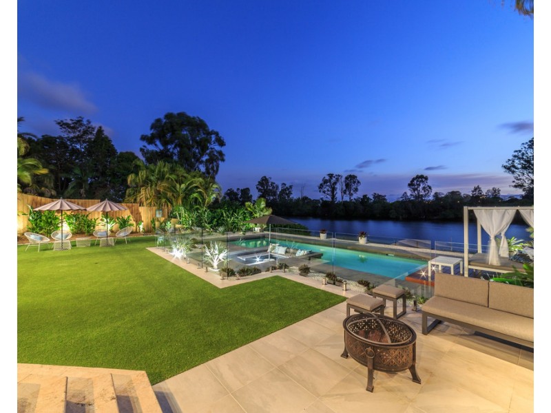 5 Riverbank Court, Ashmore QLD 4214