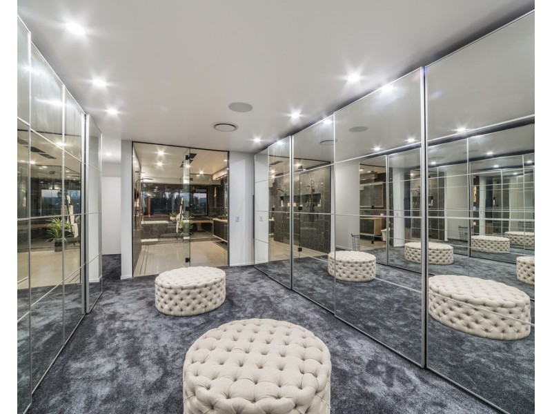 5 Riverbank Court, Ashmore QLD 4214