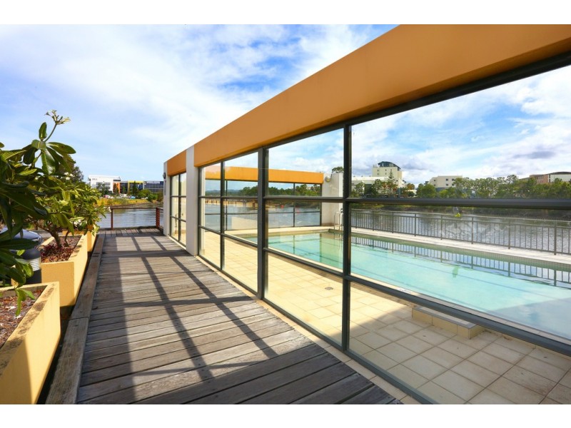 421/25 Lake Orr Drive, Robina QLD 4226