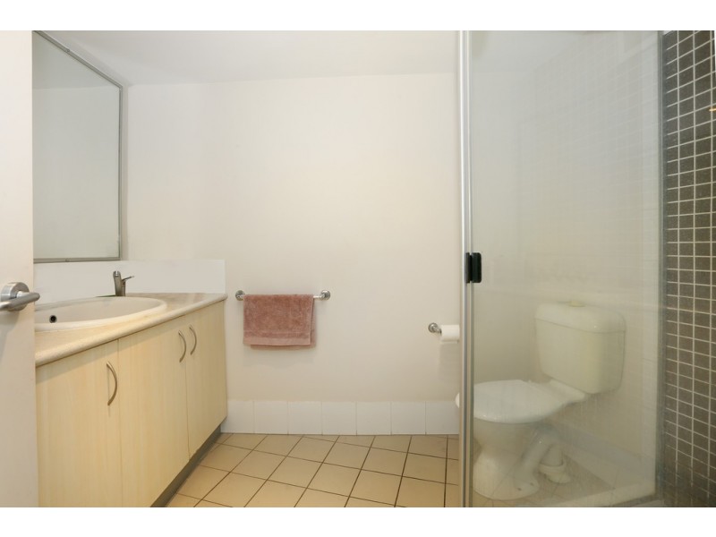 421/25 Lake Orr Drive, Robina QLD 4226