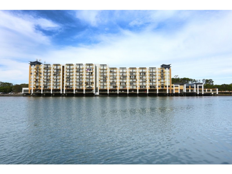 421/25 Lake Orr Drive, Robina QLD 4226