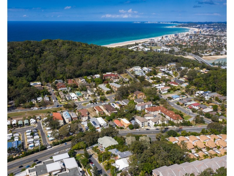 4 Brake Street, Burleigh Heads QLD 4220