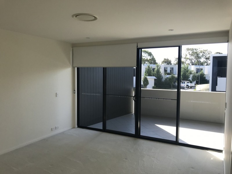 18 Theatre Drive, Benowa QLD 4217