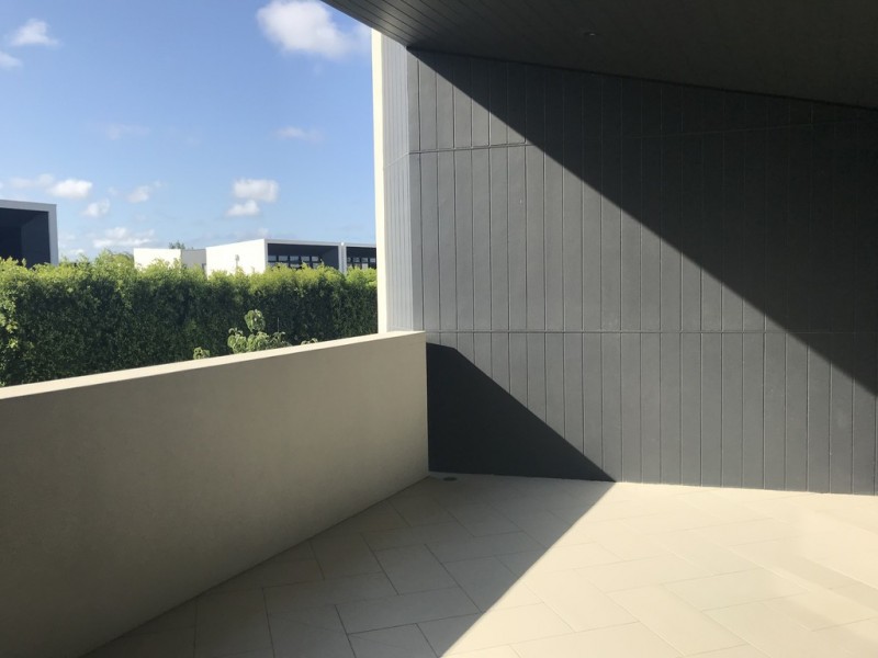 18 Theatre Drive, Benowa QLD 4217