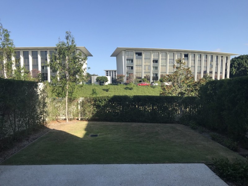 18 Theatre Drive, Benowa QLD 4217