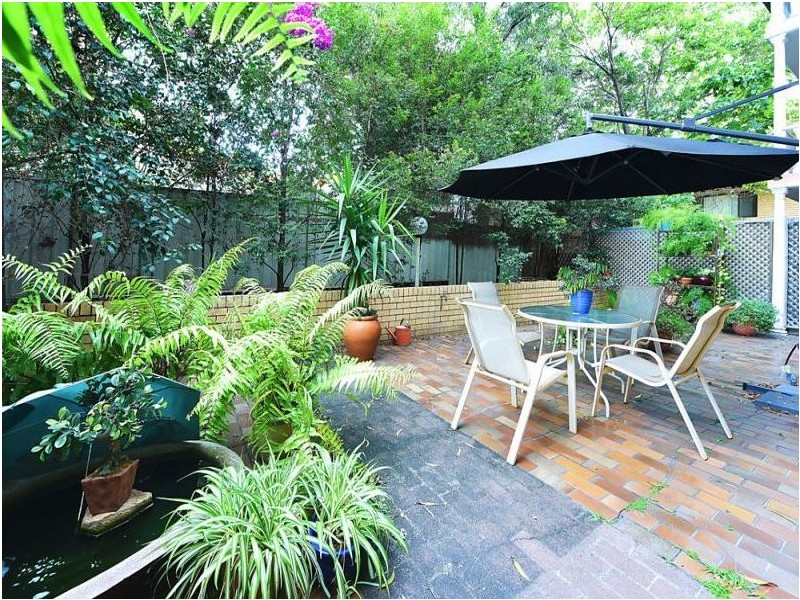 2/6 Genoa St, Surfers Paradise QLD 4217