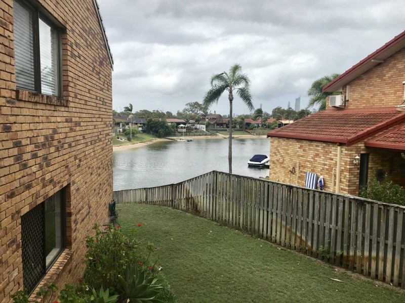 18/14 Dunlop Court, Mermaid Waters QLD 4218