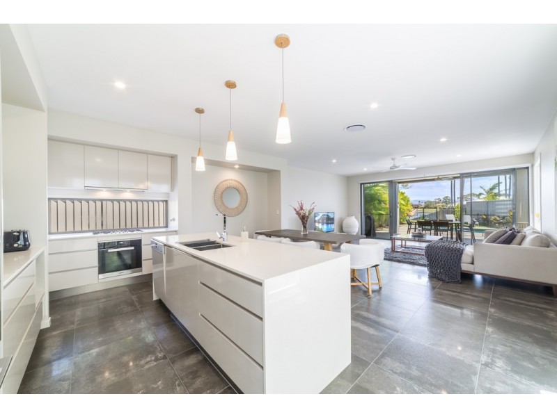 1/61 Sailaway Street, Mermaid Waters QLD 4218