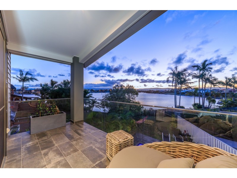1/61 Sailaway Street, Mermaid Waters QLD 4218