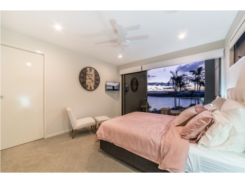 1/61 Sailaway Street, Mermaid Waters QLD 4218