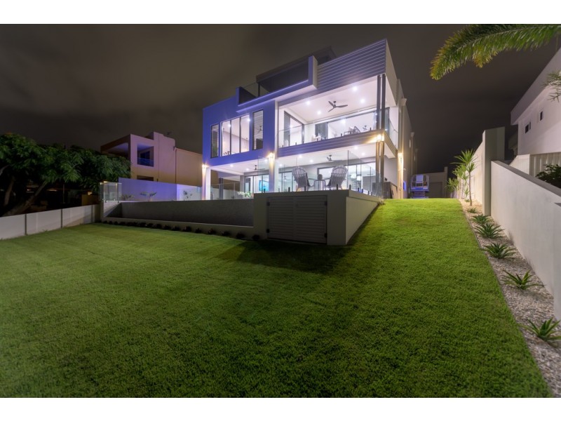 21 Saxonvale Terrace, Mermaid Waters QLD 4218
