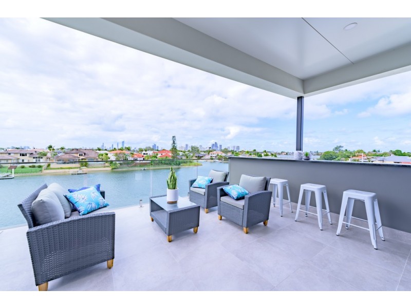 21 Saxonvale Terrace, Mermaid Waters QLD 4218