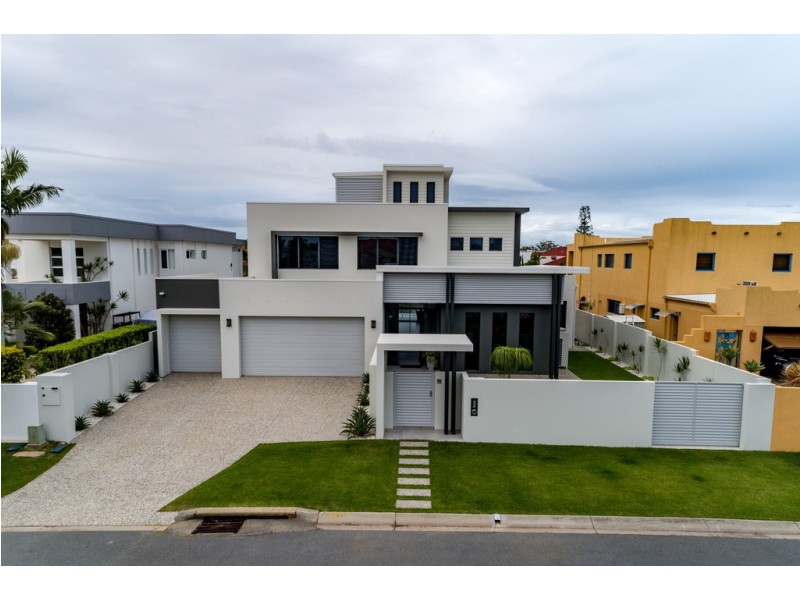 21 Saxonvale Terrace, Mermaid Waters QLD 4218