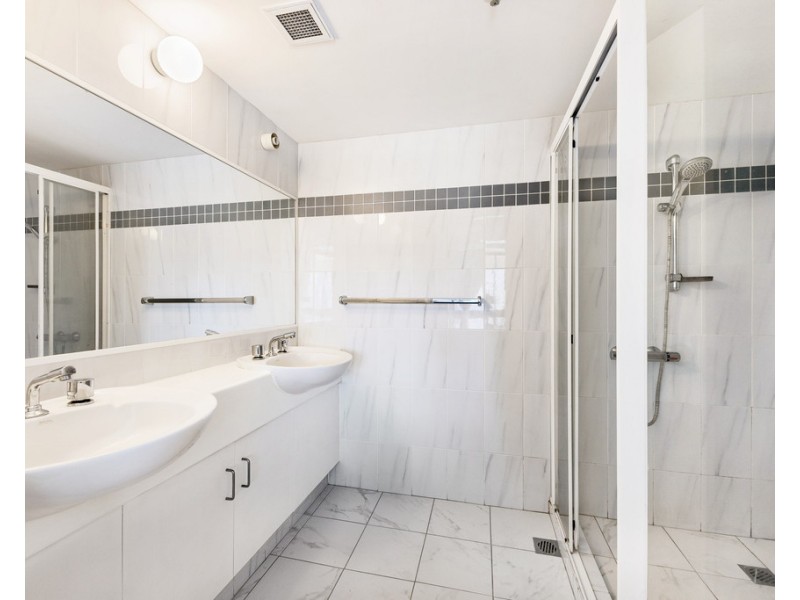 72/15 Victoria Avenue, Broadbeach QLD 4218