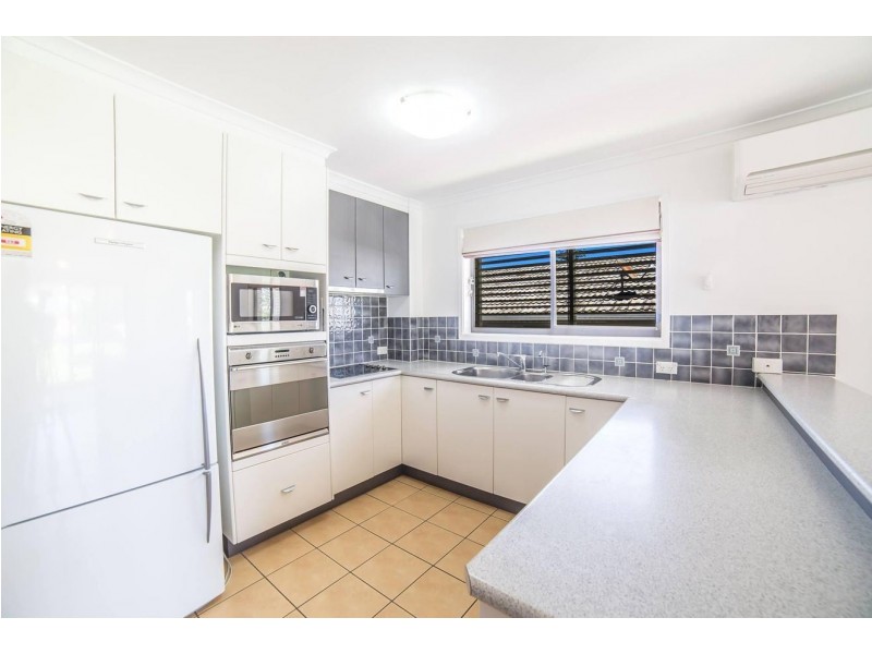 6/12 Chelsea Ave, Broadbeach QLD 4218