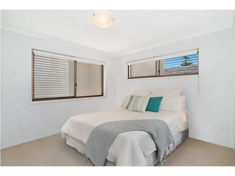 6/12 Chelsea Ave, Broadbeach QLD 4218