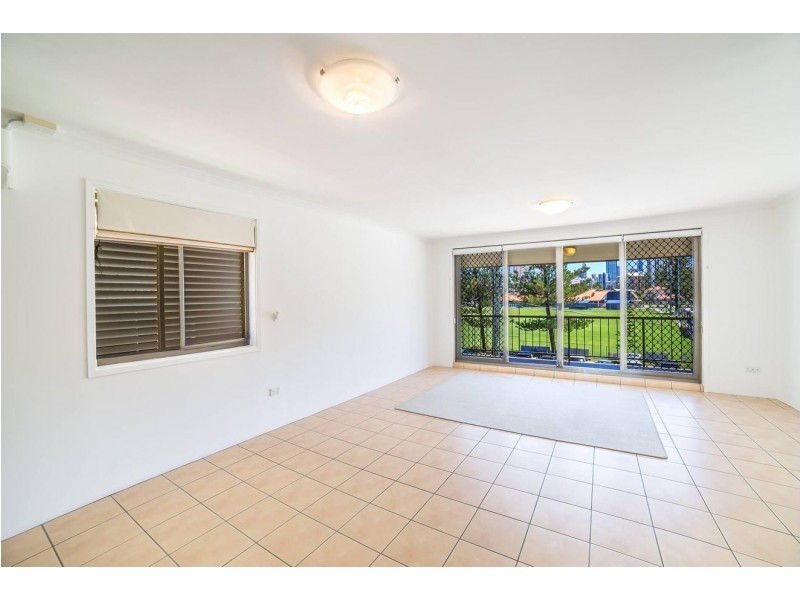 6/12 Chelsea Ave, Broadbeach QLD 4218