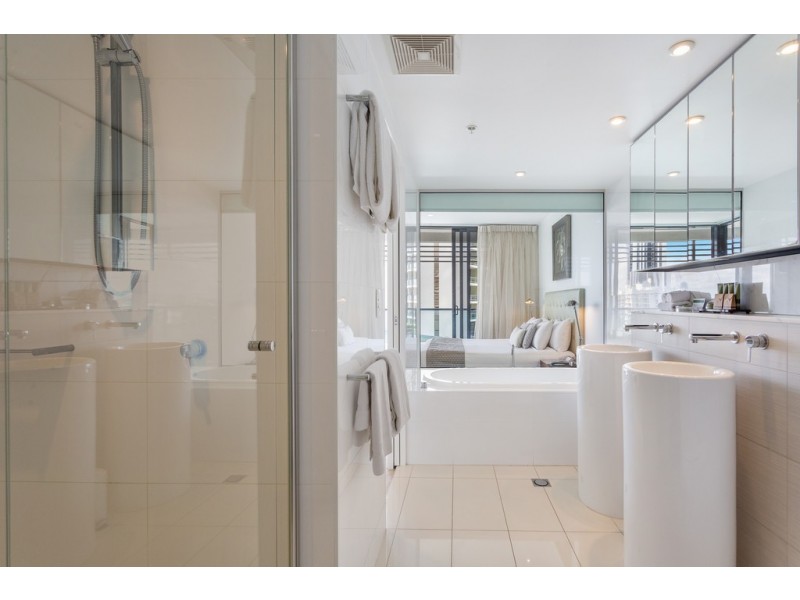 20703/21 Elizabeth Avenue, Broadbeach QLD 4218