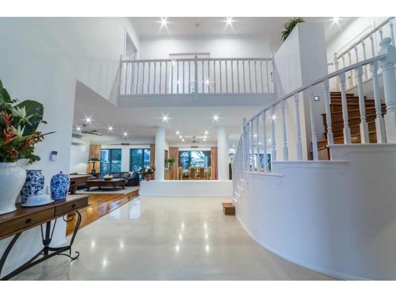 68 Bollard Circuit, Clear Island Waters QLD 4226