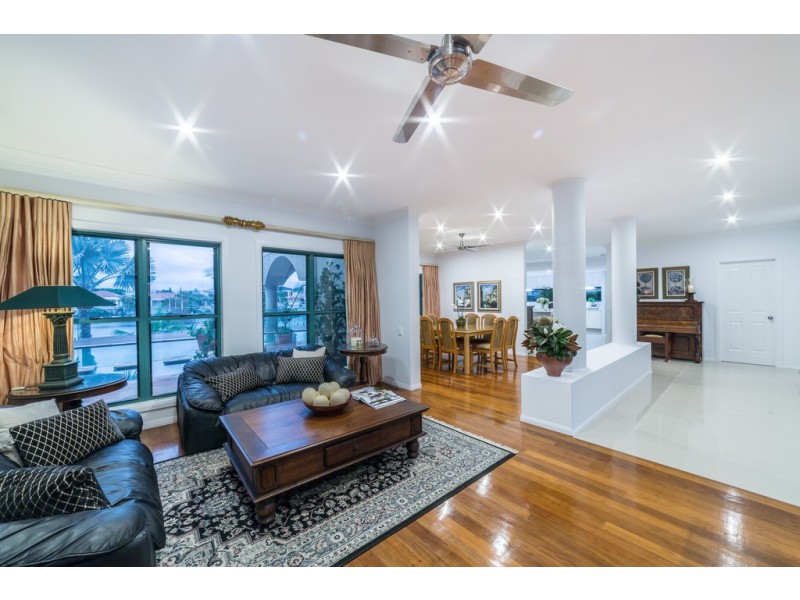 68 Bollard Circuit, Clear Island Waters QLD 4226