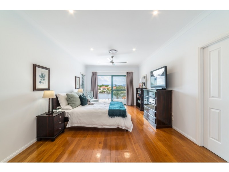 68 Bollard Circuit, Clear Island Waters QLD 4226