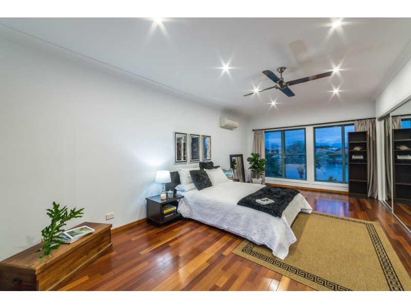 68 Bollard Circuit, Clear Island Waters QLD 4226