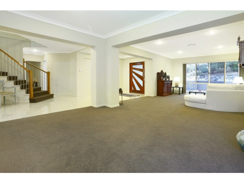 6 Perkins Close, Reedy Creek QLD 4227
