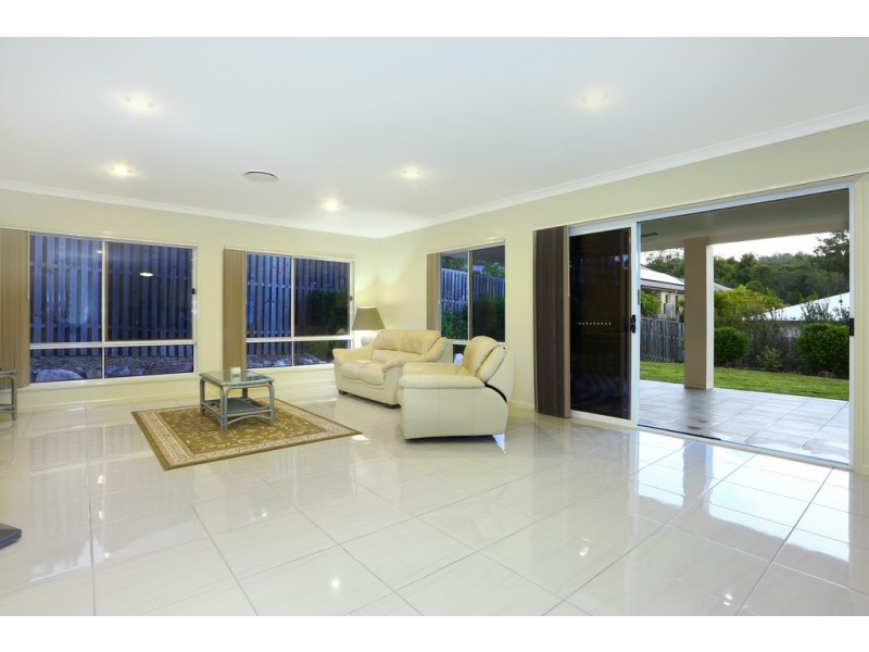 6 Perkins Close, Reedy Creek QLD 4227