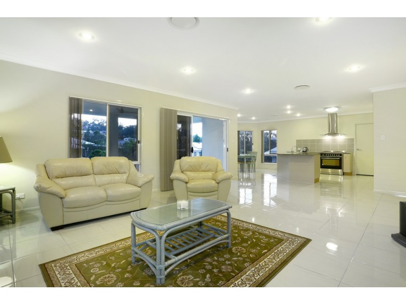 6 Perkins Close, Reedy Creek QLD 4227