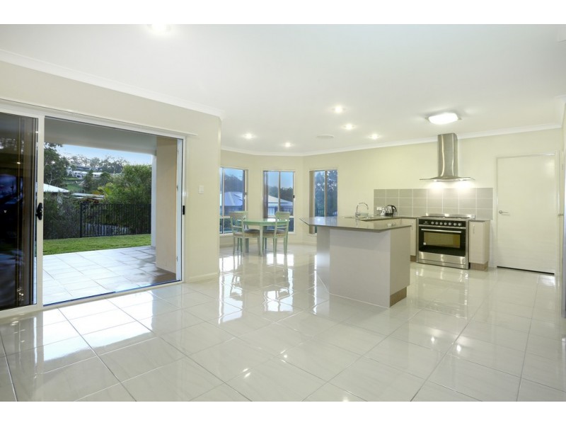 6 Perkins Close, Reedy Creek QLD 4227