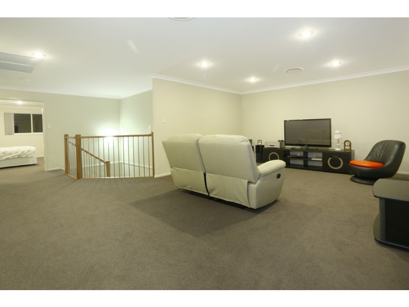 6 Perkins Close, Reedy Creek QLD 4227