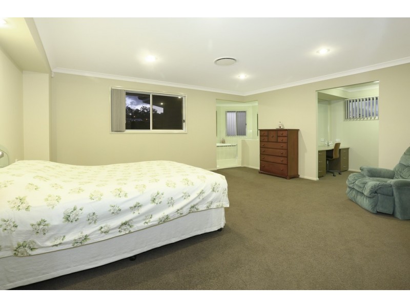 6 Perkins Close, Reedy Creek QLD 4227