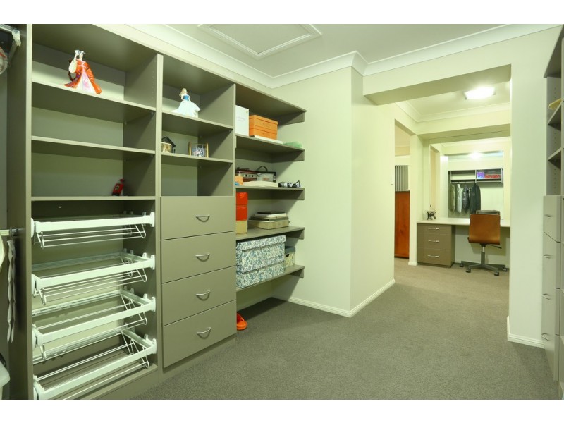 6 Perkins Close, Reedy Creek QLD 4227