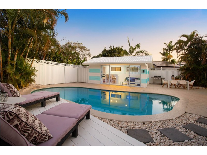 20 Pipit Parade, Burleigh Waters QLD 4220