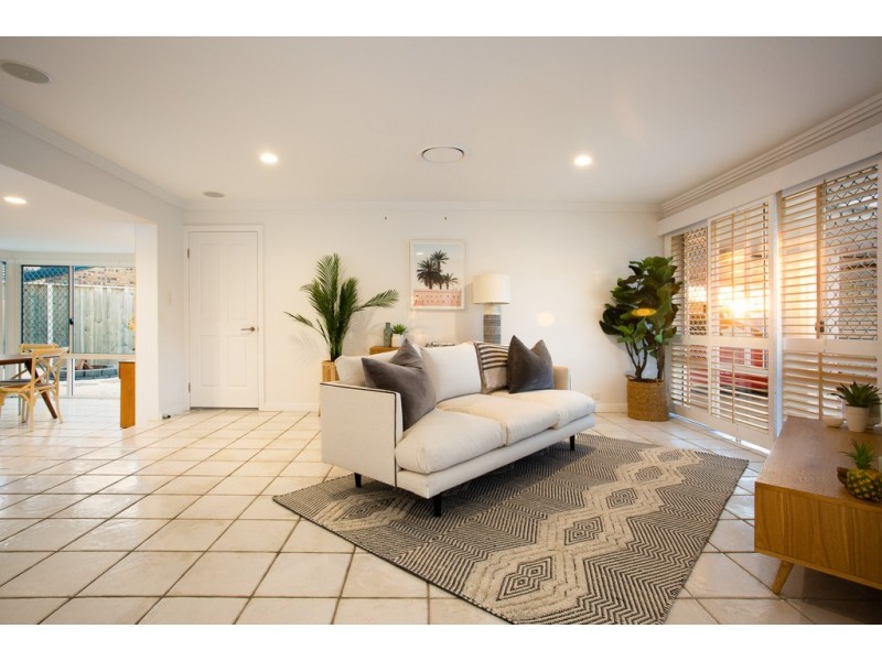 20 Pipit Parade, Burleigh Waters QLD 4220