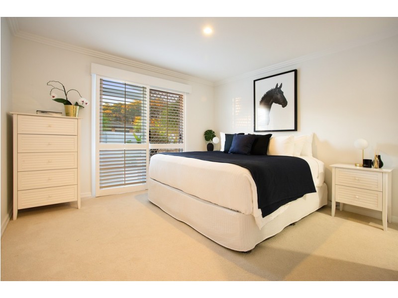 20 Pipit Parade, Burleigh Waters QLD 4220
