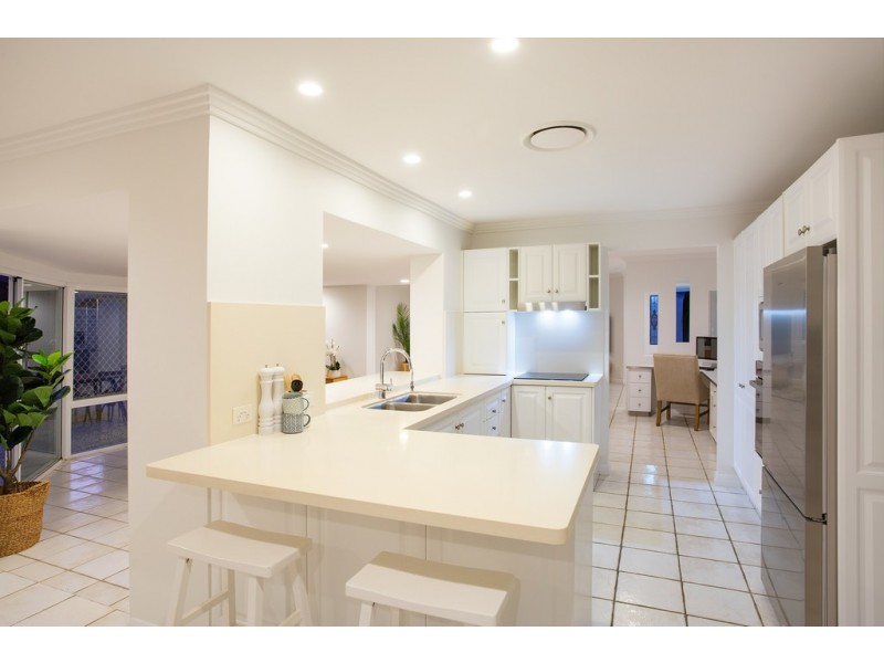20 Pipit Parade, Burleigh Waters QLD 4220