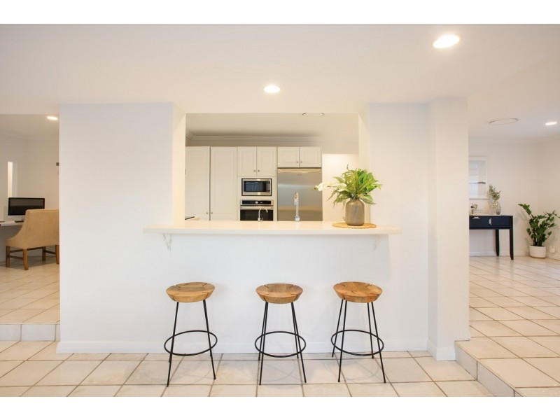 20 Pipit Parade, Burleigh Waters QLD 4220